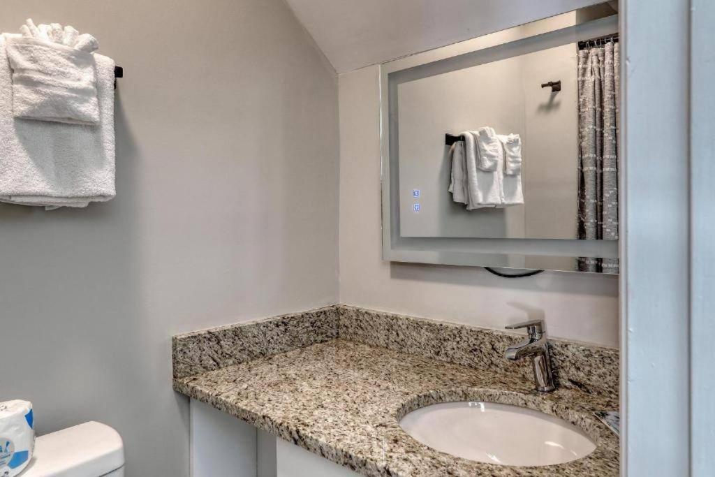 Ferienwohnung Stylish Haven New Walk To The Ocean Smart Tvs Wifi Myrtle Beach Exterior foto